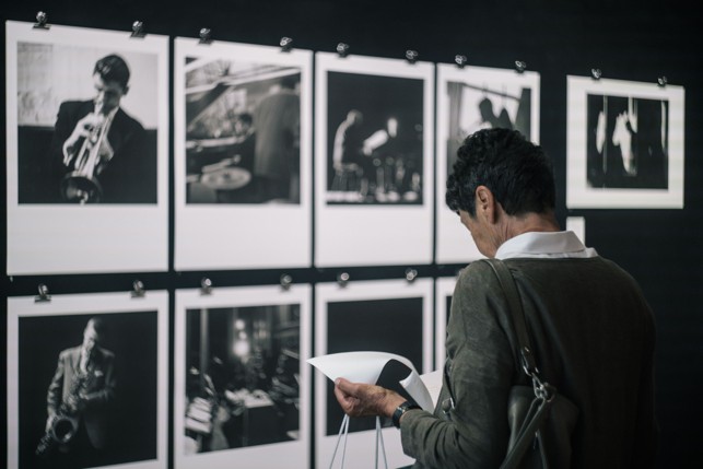 Kunsthoch_gallerie_vitrine_02.jpg